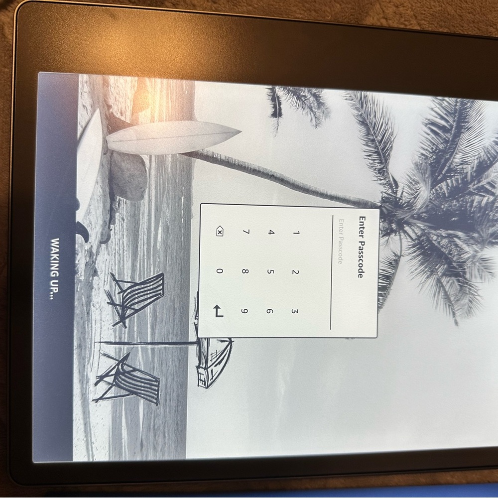 Amazon Kindle Scribe 32 GB, includes pen and protective cover case.